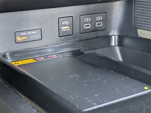 Used 2025 Toyota Camry SE image 22