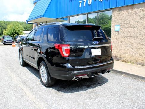 Used 2018 Ford Explorer XLT w/ Equipment Group 201A image 6