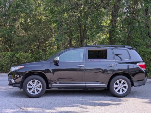 Used 2013 Toyota Highlander SE FWD image 9