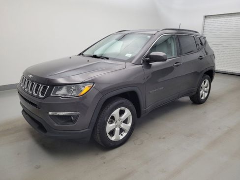Used 2019 Jeep Compass Latitude w/ Popular Equipment Group AWD/4WD image 2