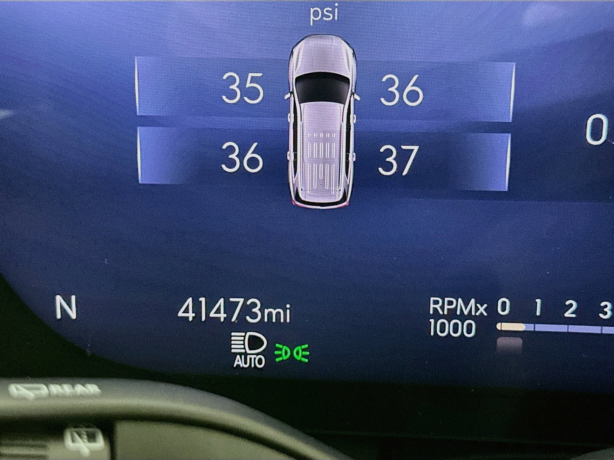 Used 2025 Buick Enclave Preferred AWD/4WD image 19