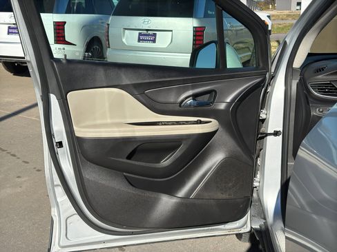 Used 2019 Buick Encore Preferred image 10