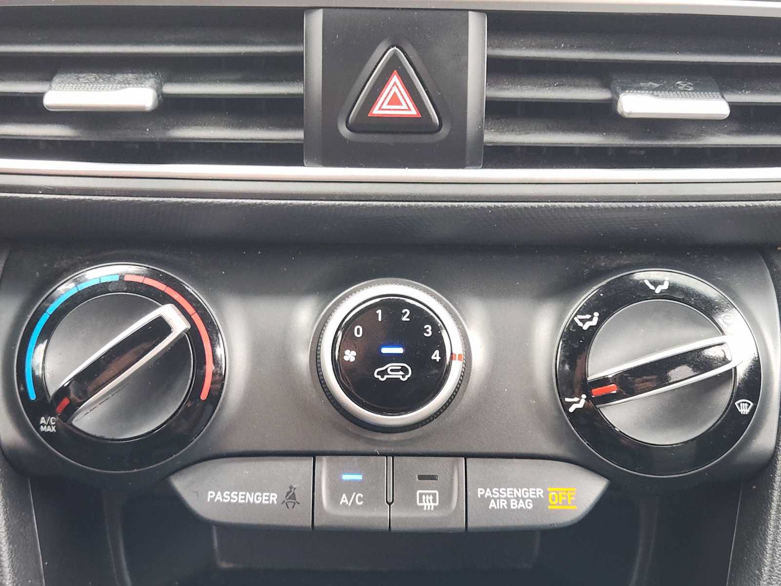 Used 2021 Hyundai Kona SEL AWD/4WD image 18