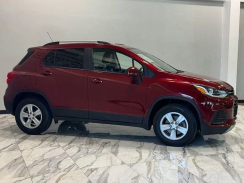 Used 2022 Chevrolet Trax LT w/ Driver Confidence Package AWD/4WD image 5