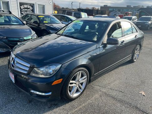 Used 2013 Mercedes-Benz C 300 4MATIC Sedan image 3