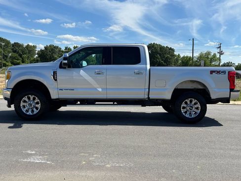 Used 2017 Ford F250 XLT w/ XLT Premium Package AWD/4WD image 7