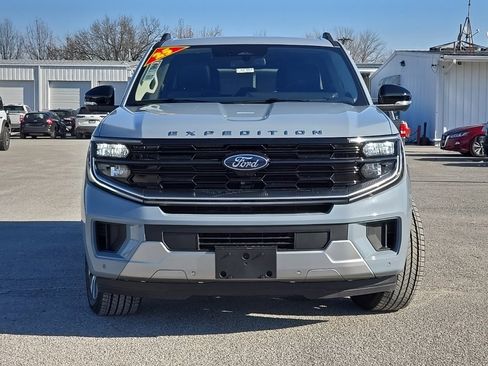New 2025 Ford Expedition Max Platinum w/ Driver's Package image 2