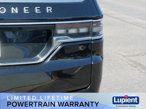 Used 2024 Jeep Grand Wagoneer L 4WD image 7