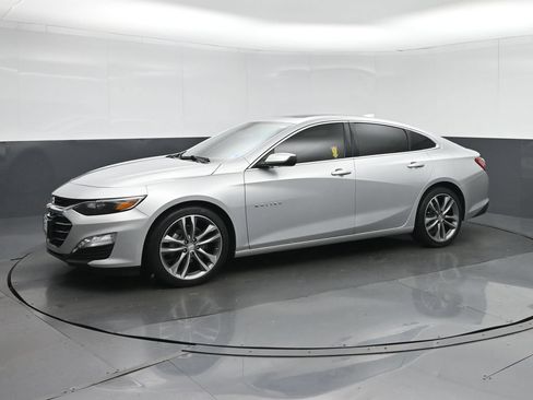 Used 2022 Chevrolet Malibu LT FWD image 3