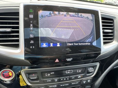 Used 2016 Honda Pilot Touring image 22