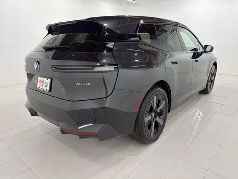 Used 2025 BMW iX xDrive50 w/ Premium Package image 5