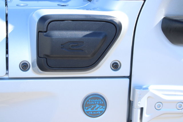 Used 2024 Jeep Wrangler Unlimited Rubicon 4xe AWD/4WD image 9