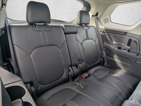 Certified 2023 Honda Pilot Touring image 19