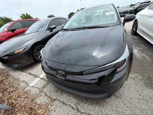 Used 2026 Toyota Corolla LE FWD image 2