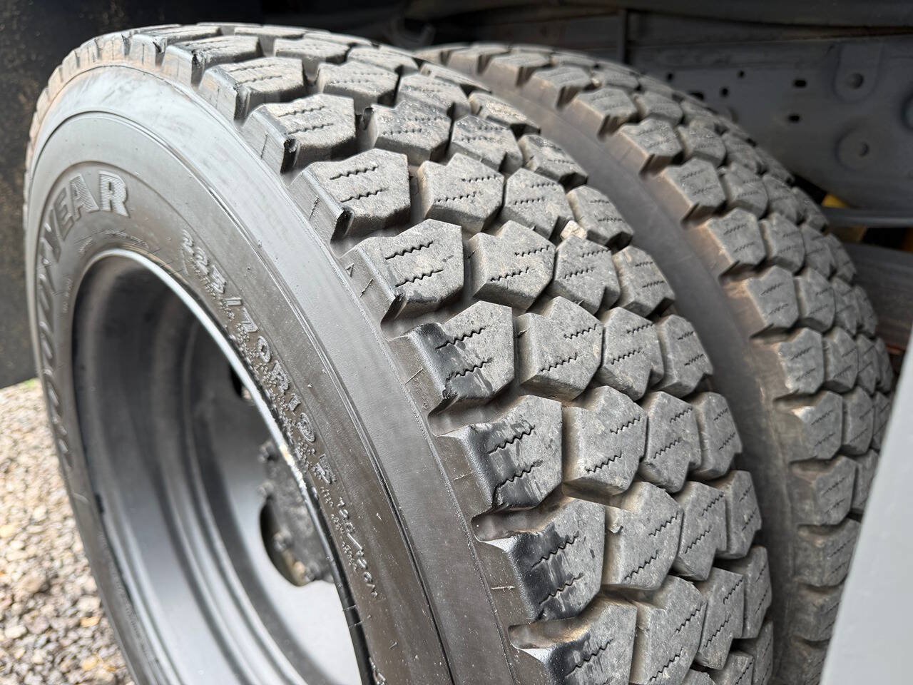 Used 2005 Ford F550 2WD Regular Cab Super Duty image 21