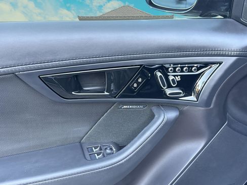 Used 2023 Jaguar F-TYPE R AWD/4WD image 8