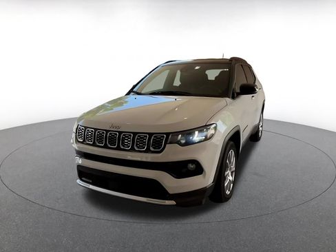 Used 2025 Jeep Compass Limited AWD/4WD image 6