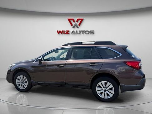 Used 2019 Subaru Outback 2.5i Premium AWD/4WD image 2