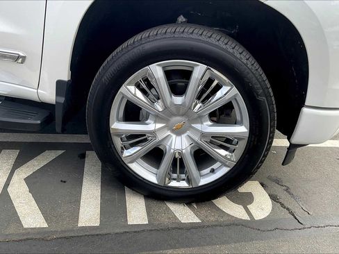 Used 2024 Chevrolet Silverado 1500 High Country w/ High Country Premium Package image 11