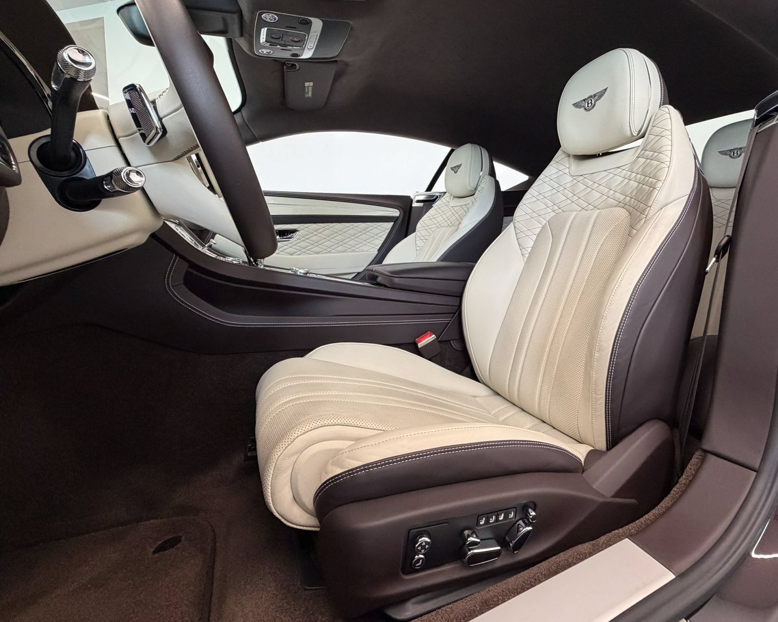 Used 2023 Bentley Continental GT V8 AWD/4WD image 18