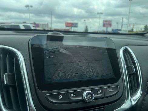 Used 2018 Chevrolet Equinox Premier FWD image 37