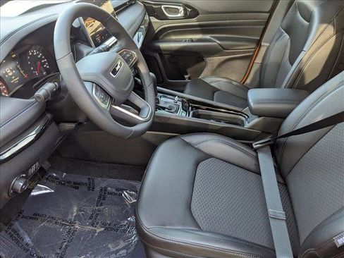 New 2026 Jeep Compass Latitude image 4
