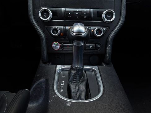 Used 2019 Ford Mustang Coupe RWD image 20