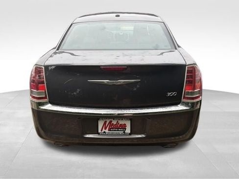 Used 2013 Chrysler 300 w/ Driver Convenience Group RWD image 6