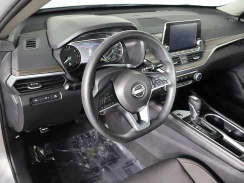 Used 2023 Nissan Altima 2.5 SV image 23