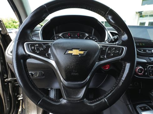 Used 2019 Chevrolet Equinox LT w/ Sun & Navigation Package AWD/4WD image 18