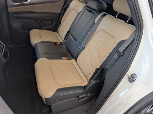 Used 2024 Volkswagen Atlas Cross Sport SE image 18