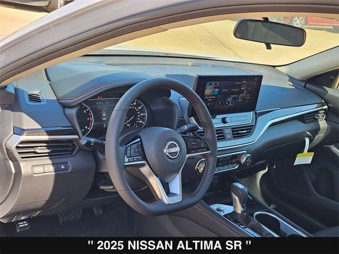 New 2025 Nissan Altima 2.5 SR image 13