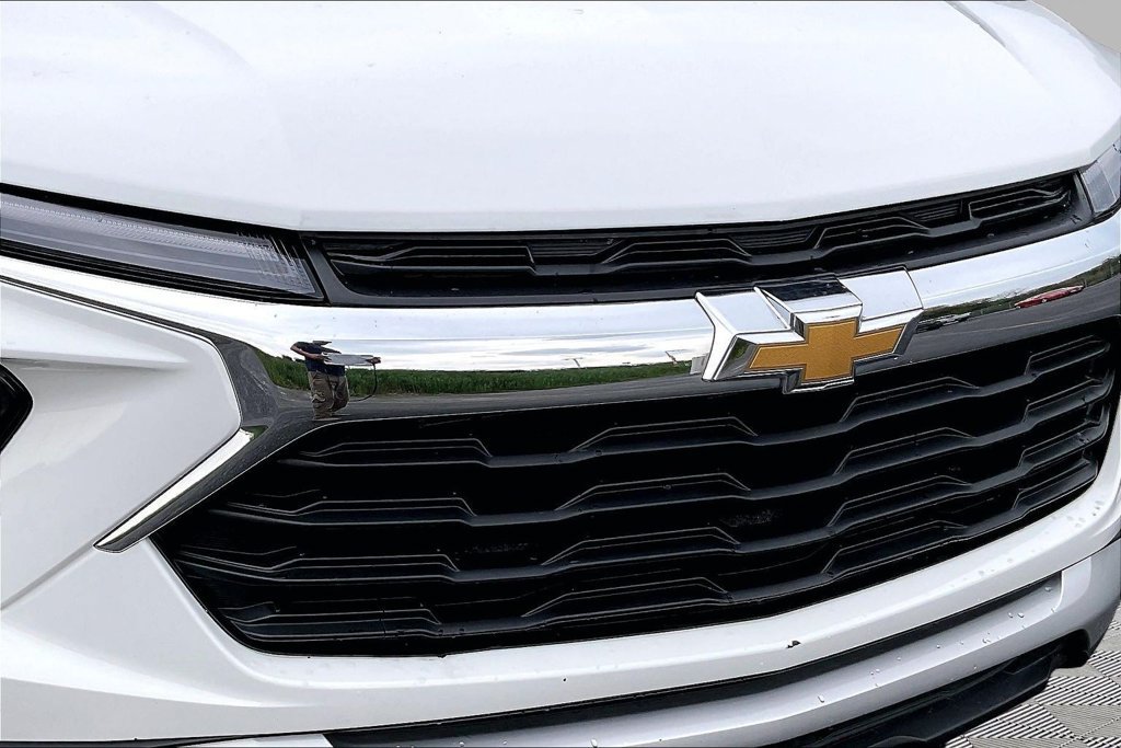Used 2025 Chevrolet TrailBlazer LT w/ Driver Confidence Package FWD image 35