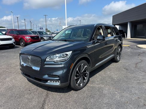 Certified 2022 Lincoln Aviator Reserve w/ Equipment Group 201A AWD/4WD image 3