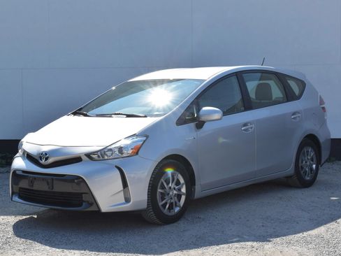 Used 2015 Toyota Prius V Four FWD image 8
