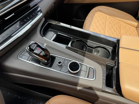 Used 2024 Cadillac Escalade Premium Luxury w/ LPO, Floor Liner Package AWD/4WD image 24