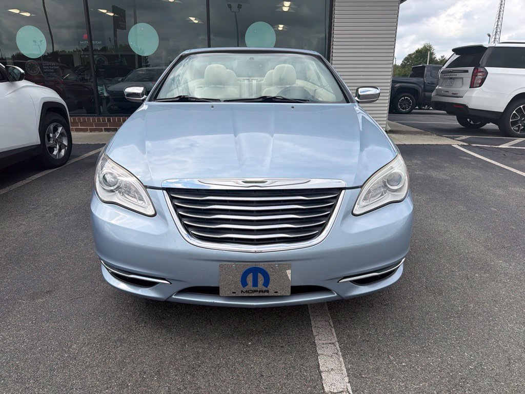 Used 2014 Chrysler 200 Limited FWD image 3