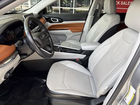 Used 2022 Jeep Compass Limited AWD/4WD image 15