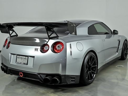 Used 2012 Nissan GT-R Premium AWD/4WD image 10