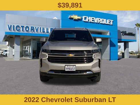 Used 2022 Chevrolet Suburban LT image 2