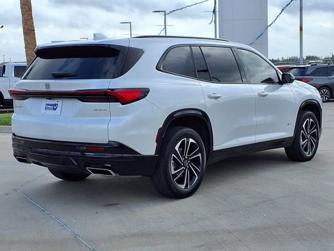Used 2025 Buick Enclave Sport Touring w/ Power Package FWD image 7