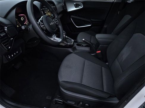 Certified 2024 Kia Soul S image 18
