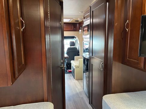 Used 2019 Mercedes-Benz Sprinter 170 image 24