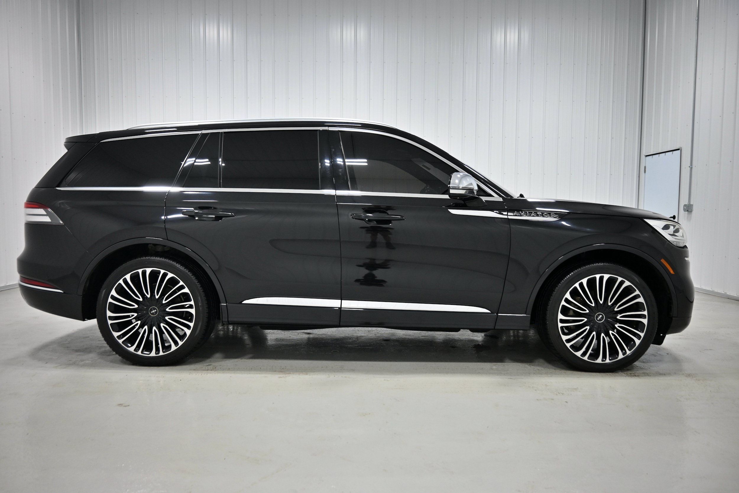 Used 2021 Lincoln Aviator Black Label AWD/4WD image 39