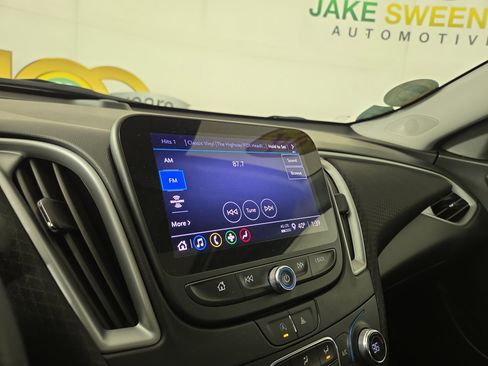 Used 2024 Chevrolet Malibu LT image 19