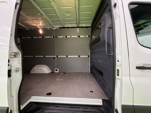 Used 2021 Mercedes-Benz Sprinter 2500 image 26