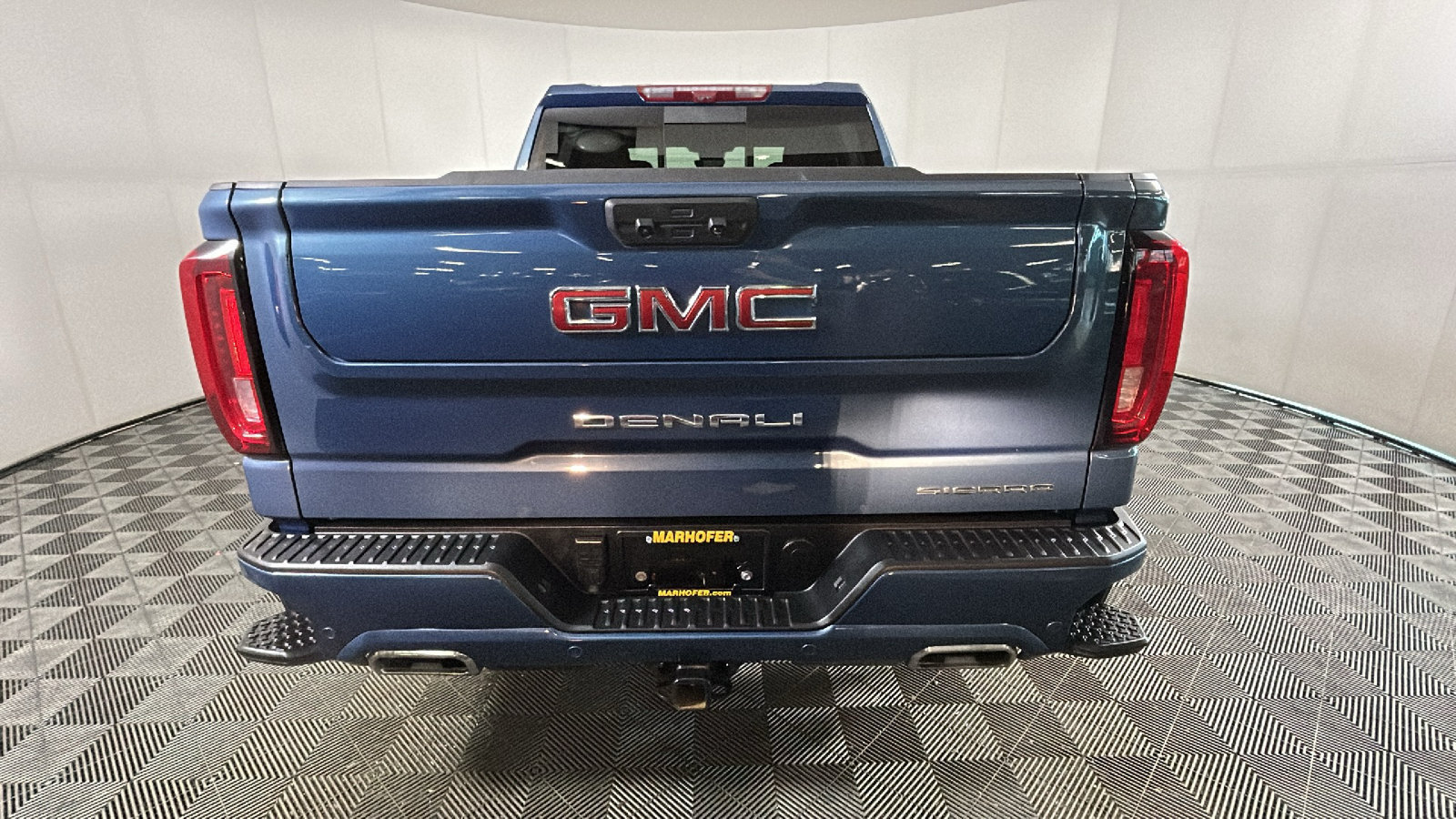 Used 2024 GMC Sierra 1500 Denali AWD/4WD image 4