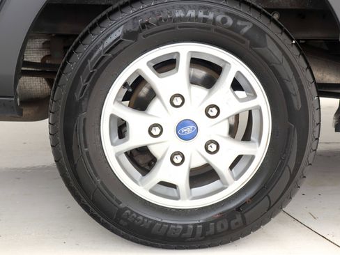 Used 2016 Ford Transit 150 XLT image 31