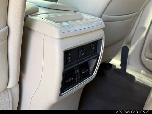 Used 2016 Nissan Murano Platinum w/ Platinum Technology Package FWD image 27