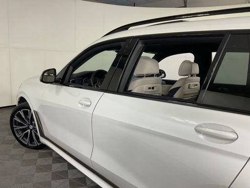 Used 2022 BMW X7 M50i w/ Dynamic Handling Package AWD/4WD image 39